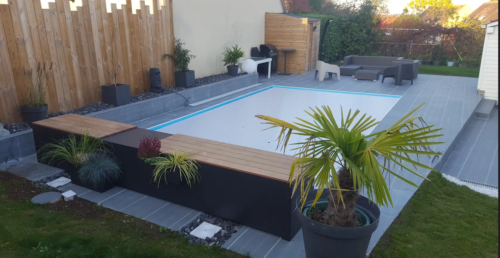 Rollladenabdeckung auf Wasseroberfläche